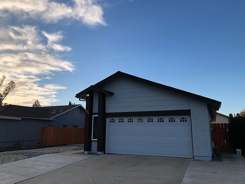 2nd image of 1511 Autumn Woods Pl