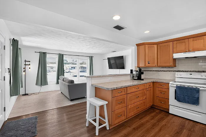 2617 Nassau St — Photo 20