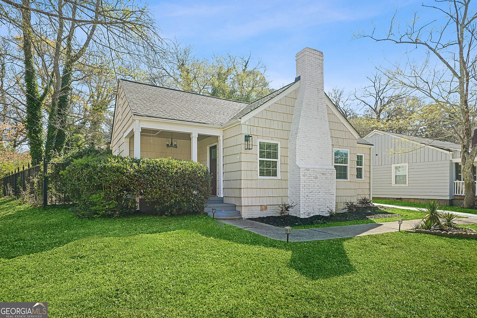 1322 Westridge Rd SW photo 1