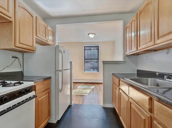 1130 Stadium Avenue image 3 of 10