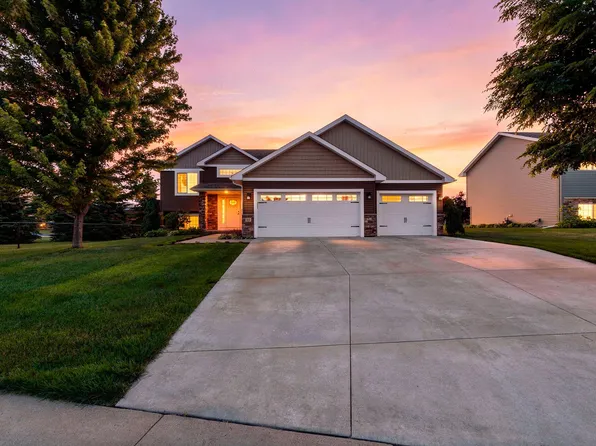 10 8th Ave SE, Isanti, MN 55040