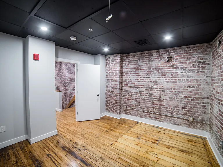 22 State St #4 — Photo 15