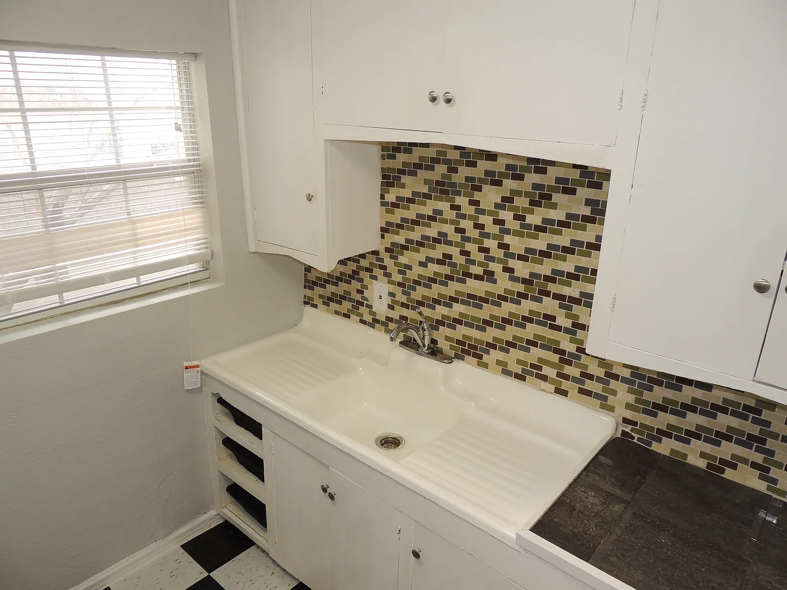 4625 Junius — Photo 2