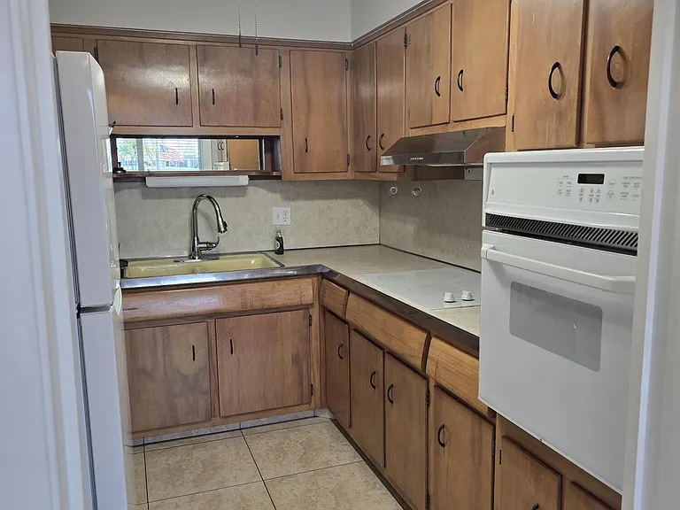 600 Layne Blvd #201 — Photo 7