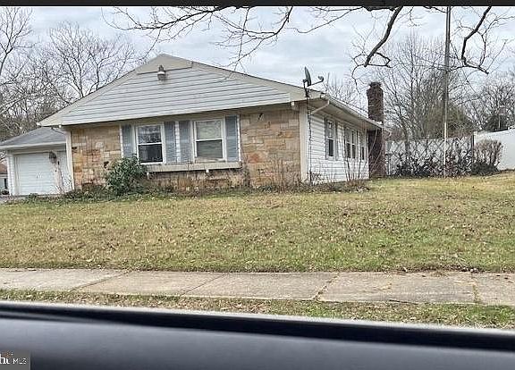 2nd image of 35 E Ln