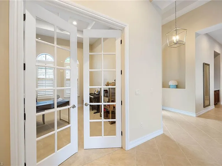 8950 Shenendoah Cir — Photo 23