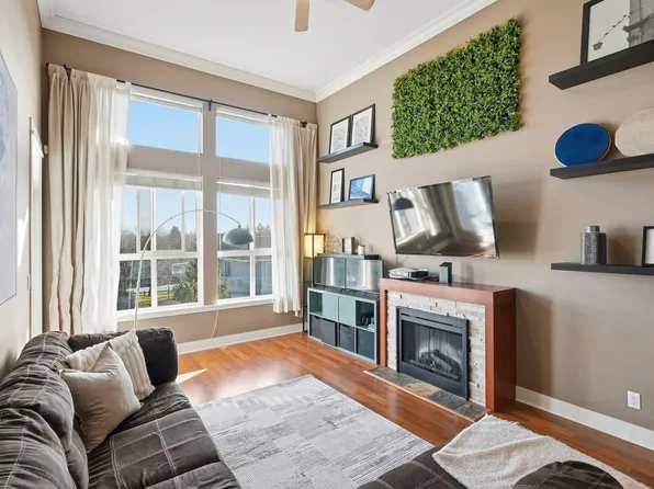 5430 201st St #421, Langley, BC V3A 0A2