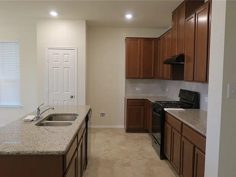 1313 Arbor Acres Loop — Photo 6