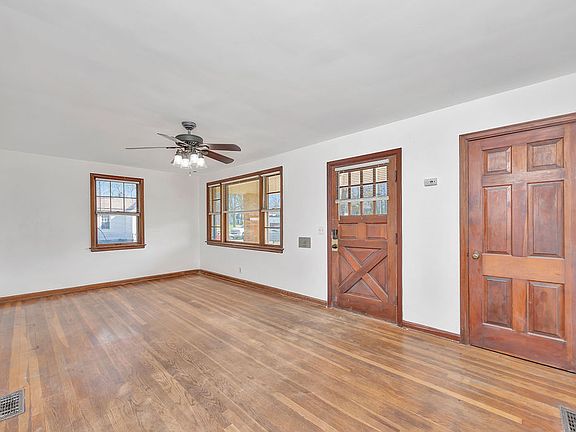 5th image of 8253 Brownsway Ln