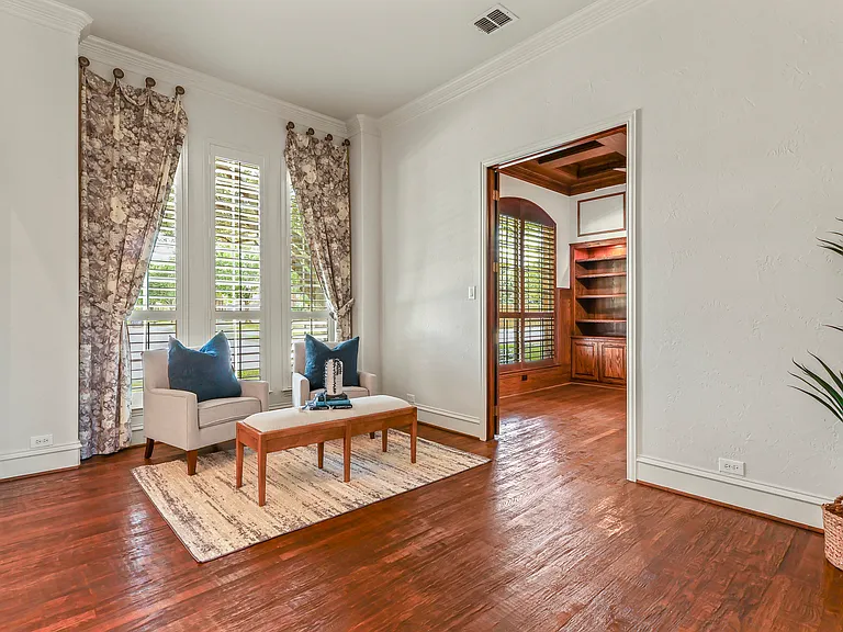 1224 Crockett Dr — Photo 5