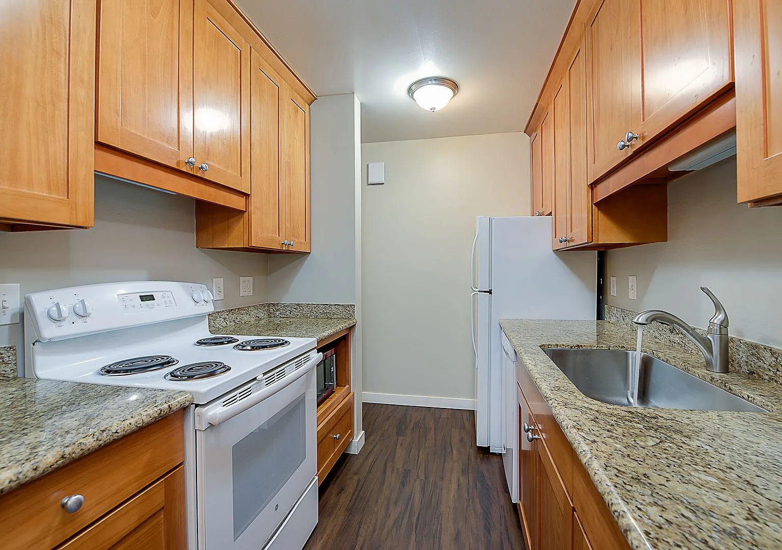 Mercer Crest Apartments — Photo 4