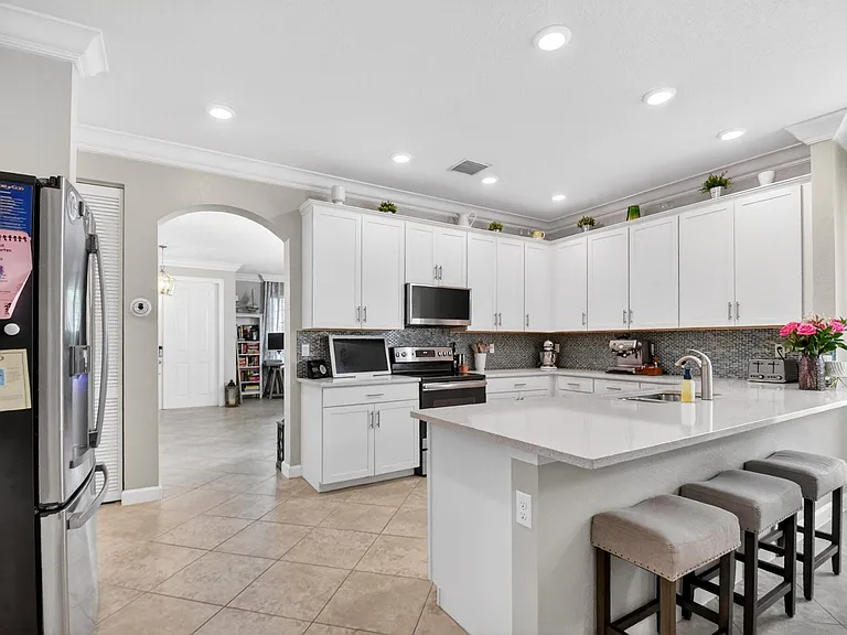9062 Gulf Cove Dr — Photo 15