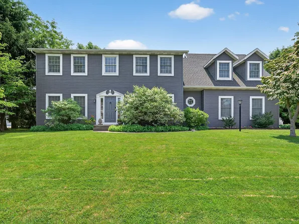 14576 Old Farm Rd, Granger, IN 46530