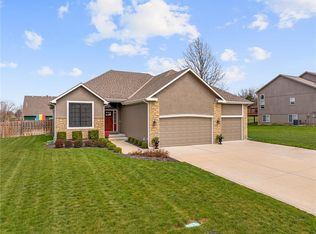 12524 Prestwick Dr, Kansas City, KS 66109