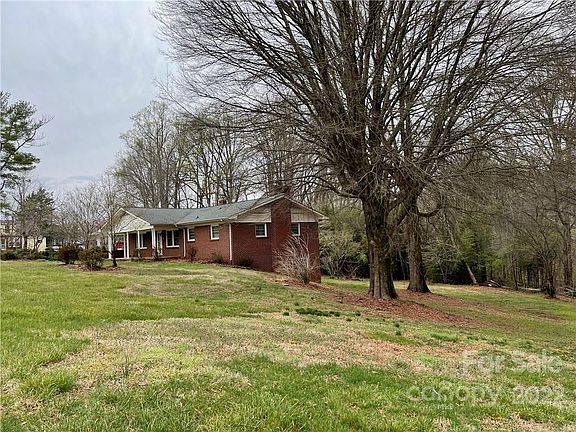 3rd image of 341 27th Street Dr NE