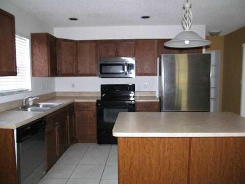 4th image of 9341 Ashley Dr