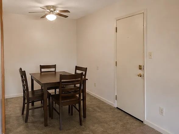 920 Pearl Ave — Photo 3