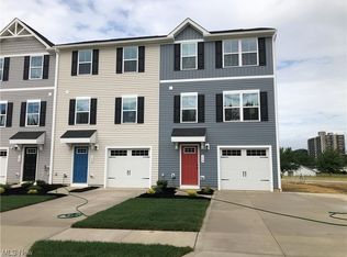 108 Slate Ridge Dr, Barberton, OH 44203