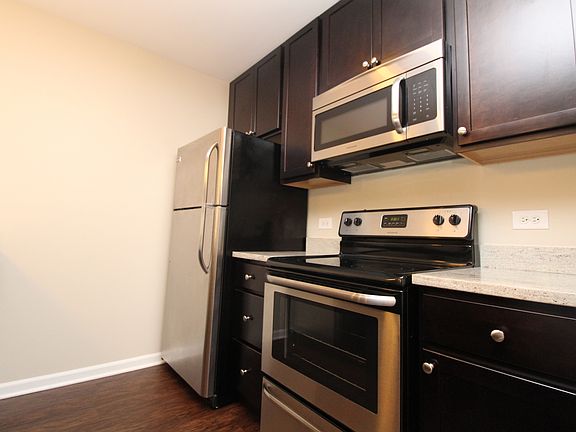 4th image of 1717 N Dayton St APT 204