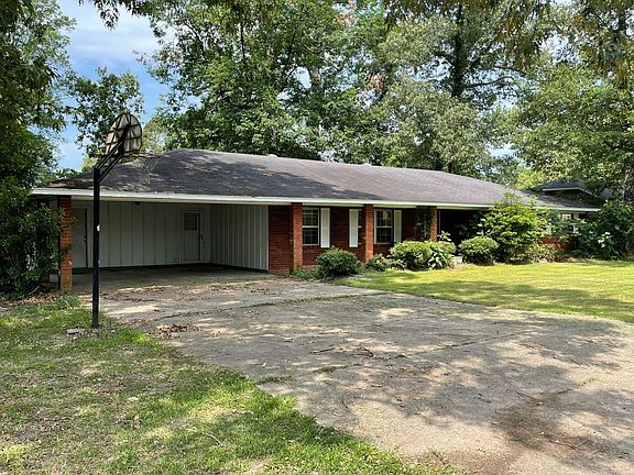 2nd image of 211 Dauphine Dr