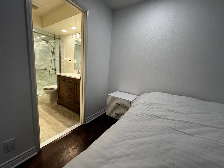 7825 Seaglen Dr — Photo 22