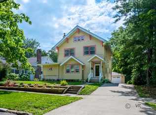 34 N Bailey Ave, Freeport, IL 61032