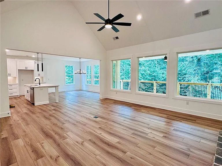 6312 Woodstock Rd — Photo 8