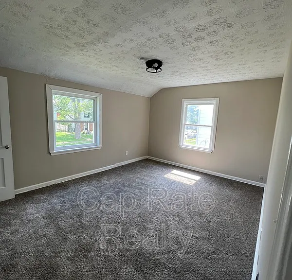 59 N Waverly St — Photo 7