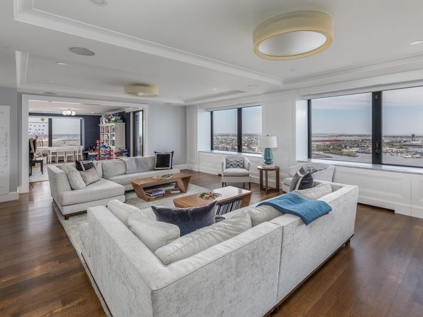 85 E India Row #37AB