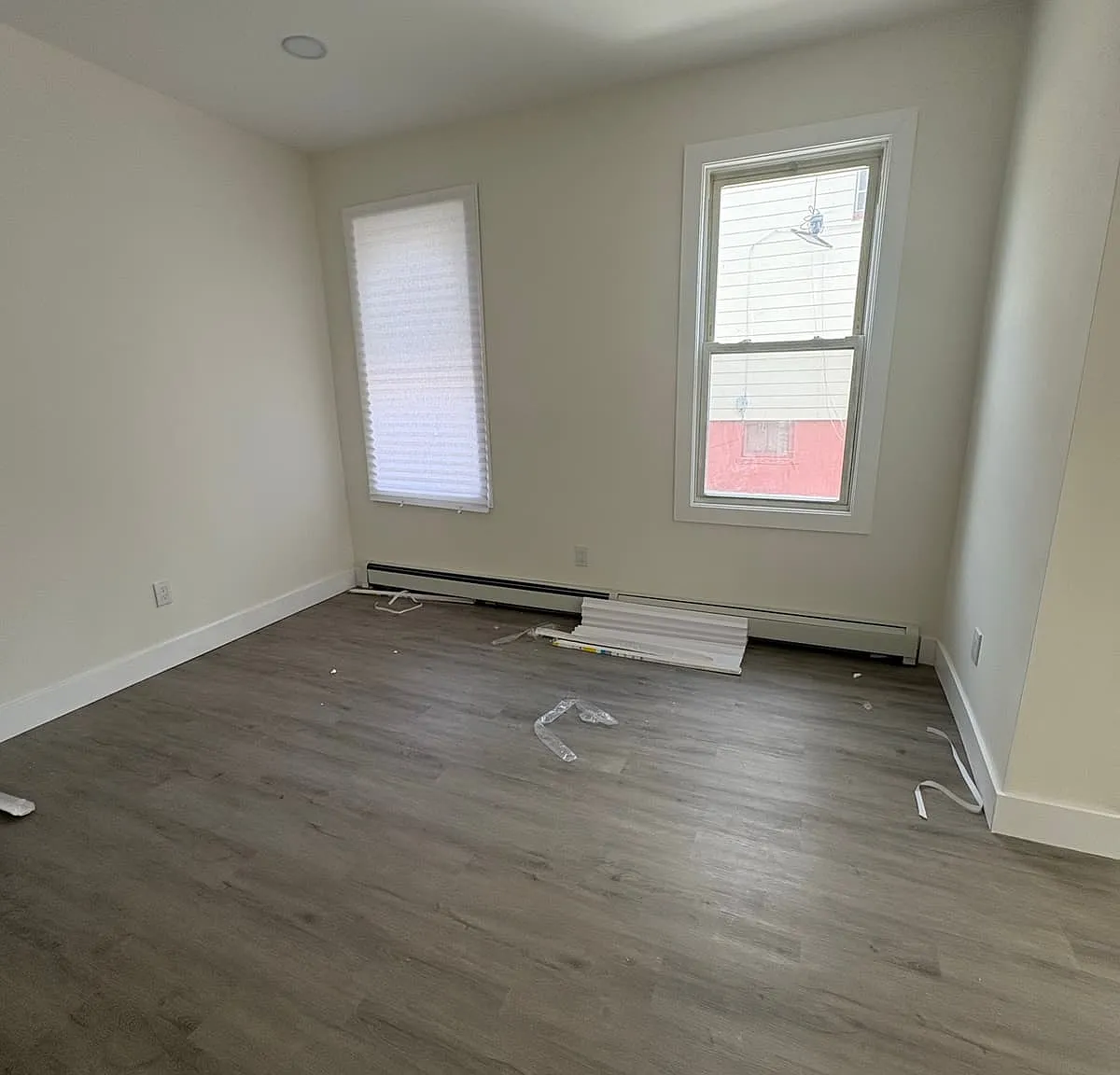 3 bed, 1000 sqft, $2,200 — Photo 4