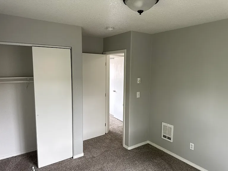 5623 SE 84th Ave #3 — Photo 16