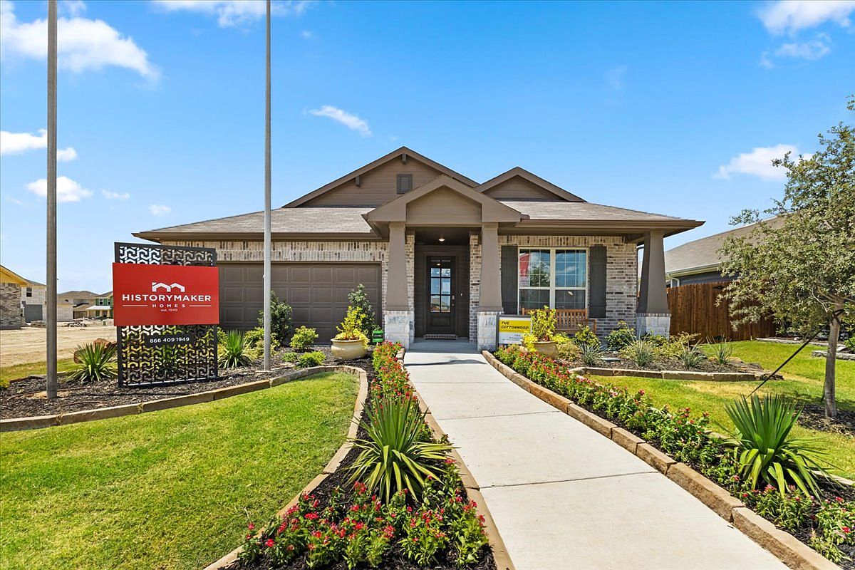 Palmilla Springs 50s Sales Phase 2 by Historymaker Homes in Fort Worth