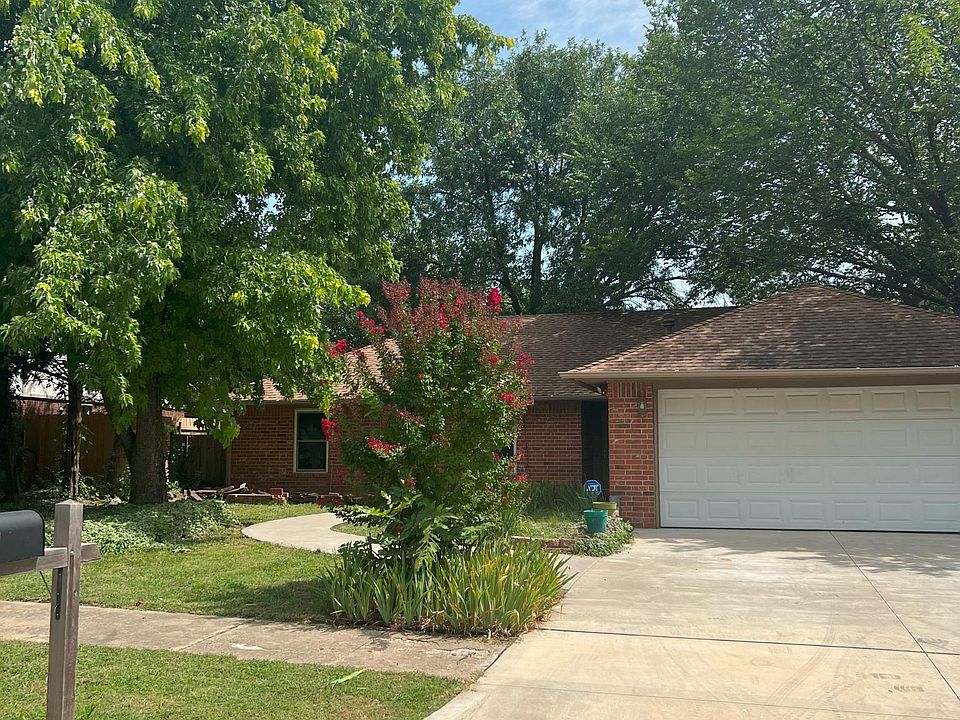 1st image of 1914 Oakhollow Dr