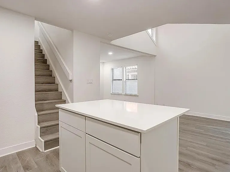 7900 Brookriver Dr #1724 — Photo 3
