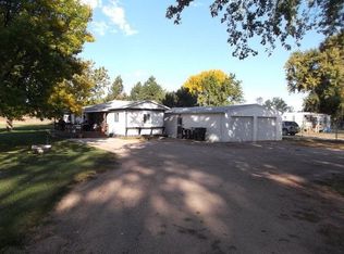 140 Lynn Ln, Grand Island, NE 68801
