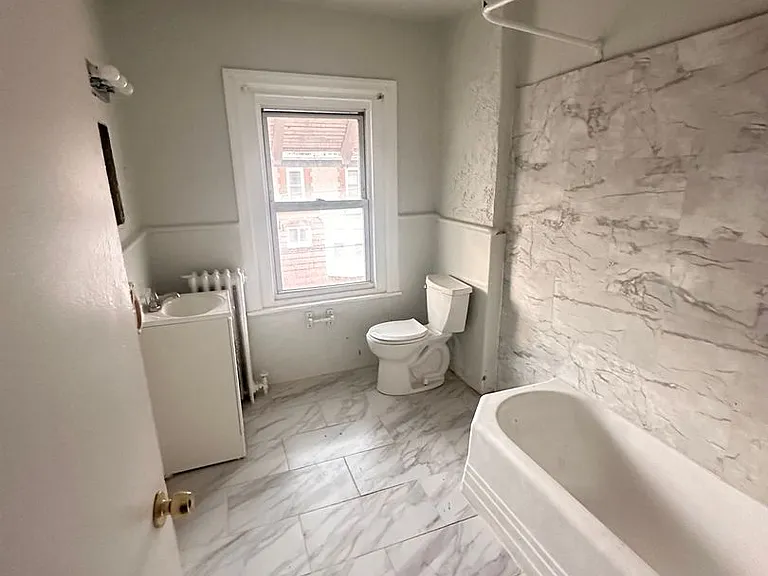 4950 Walnut Street — Photo 3