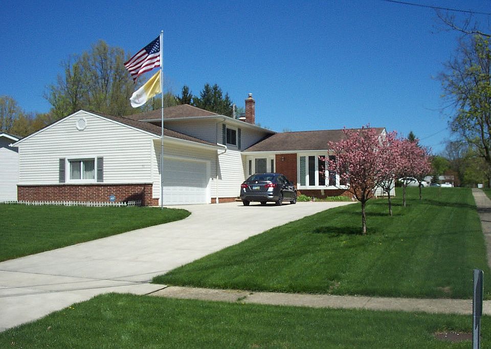 1st image of 11 South Cir