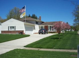 11 South Cir, Bedford, OH 44146