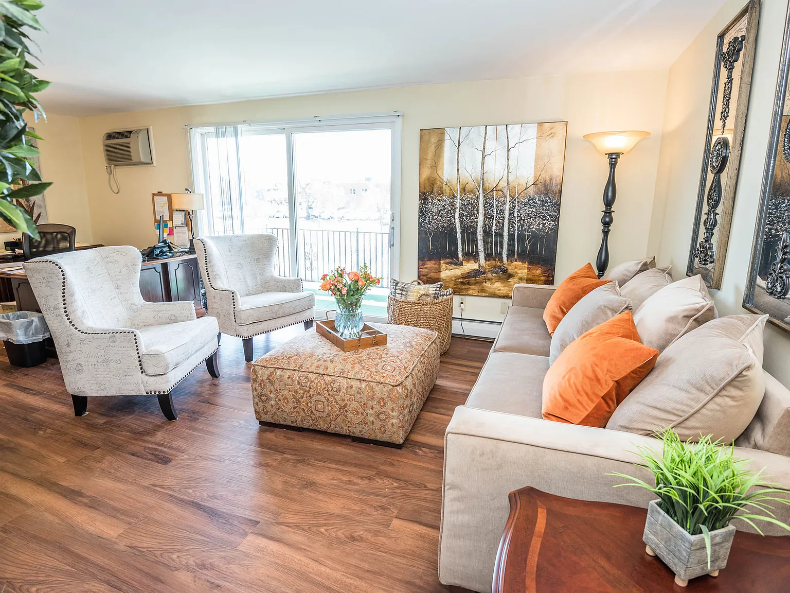 Olde Towne Village Apartments — Photo 2
