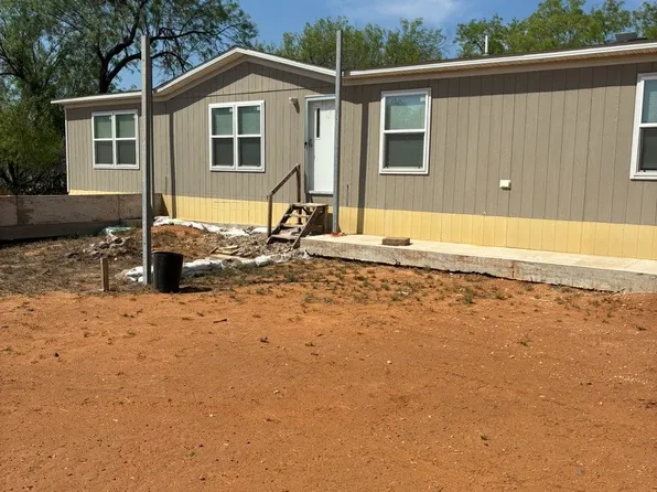 60 Childers Road, Artesia Wells, TX 78001