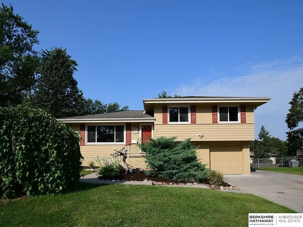 7106 Wood Lane Dr, La Vista, NE 68128