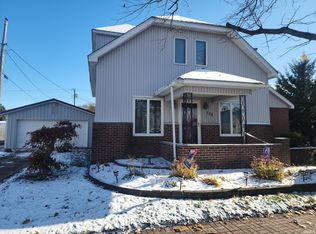 112 E Beckley St, Royal Center, IN