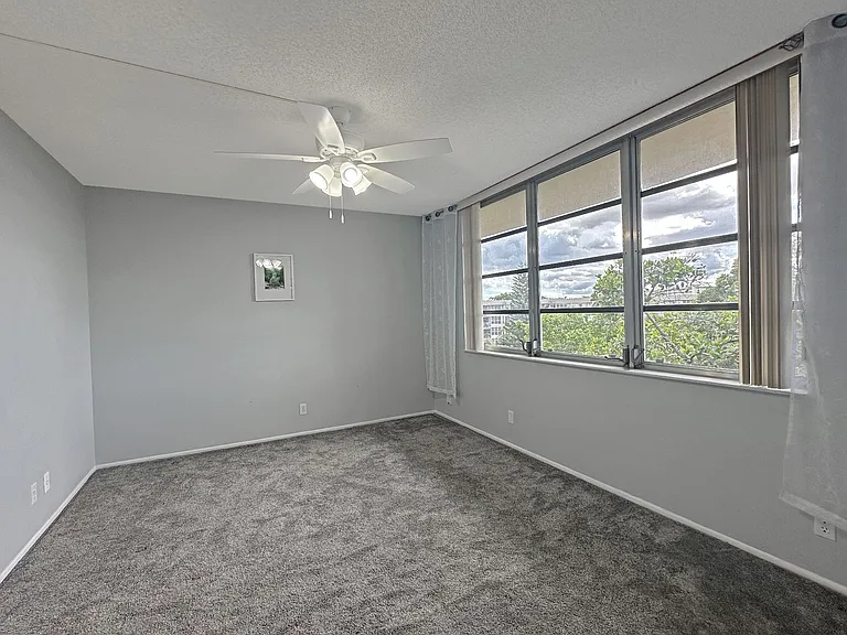 535 Oaks Dr #504 — Photo 12