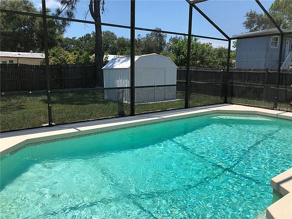 3rd image of 633 Tarpon Ave