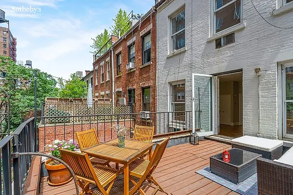 Rented by Sotheby's International Realty | media 16