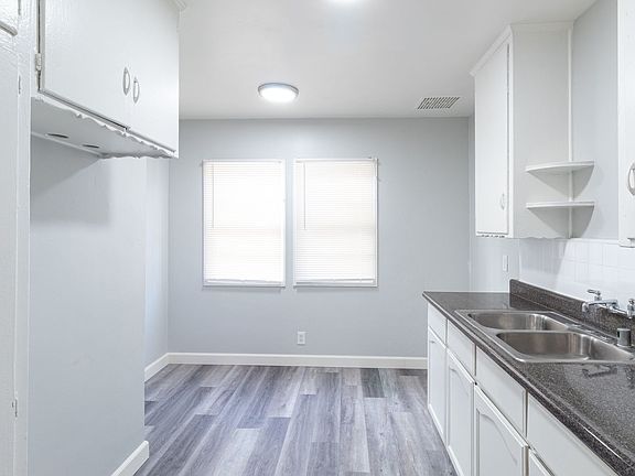 2nd image of 1945 W Vernon Ave #1947