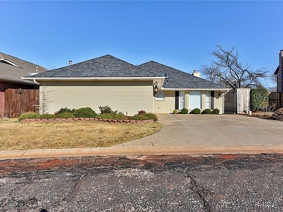 2nd image of 4417 Dahoon Dr