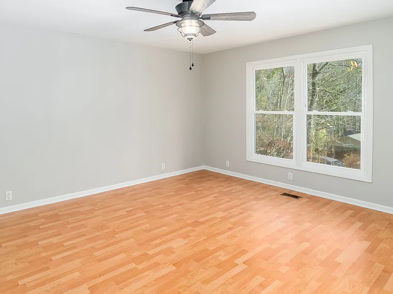 16 Malaga Cir — Photo 11