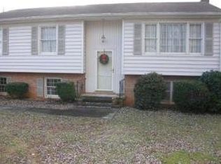 3714 Hummingbird Ln, Roanoke, VA 24018