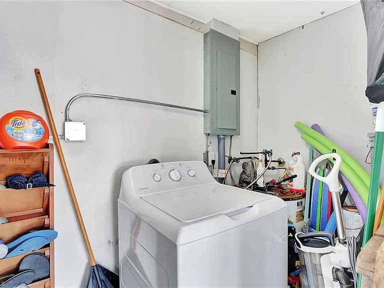 1009 Ridge St — Photo 29